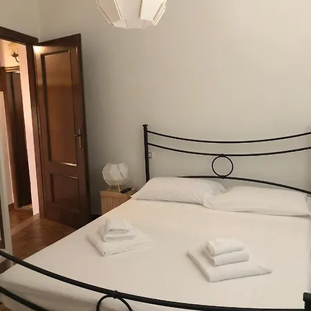 Michelina House * Манарола